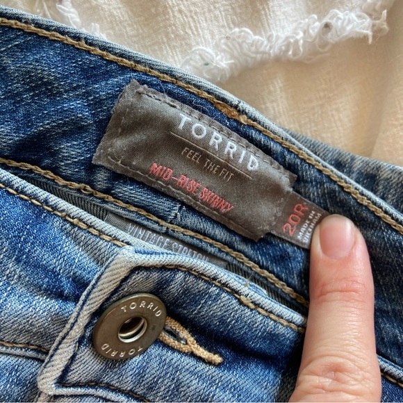 Torrid Size 20R mid-rise skinny vintage stretch - Picture 2 of 4